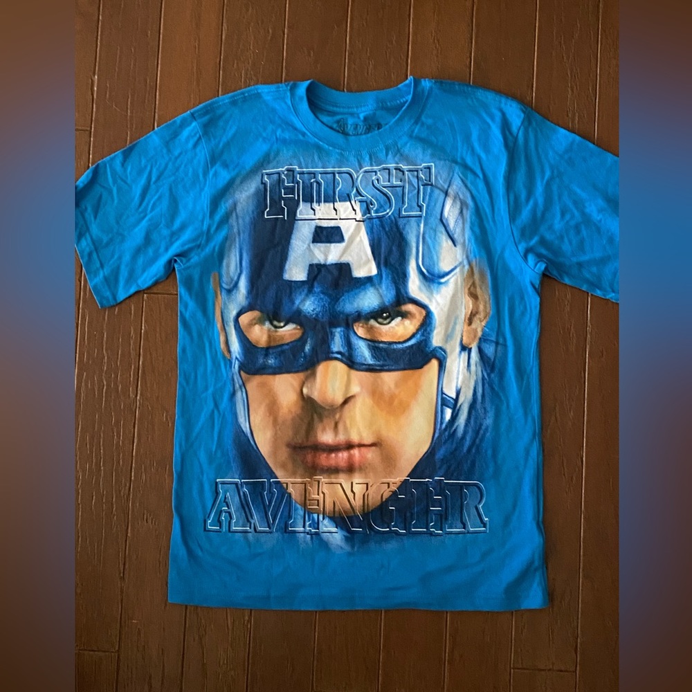 NWOT First Avenger Capt America shirt.    Sz Med 10 / 12